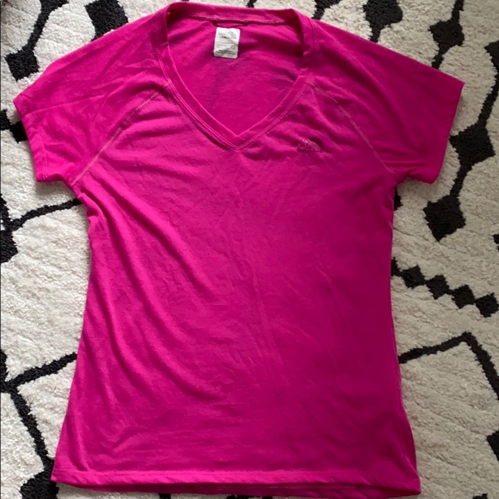 North face women’s dry-fit tee!